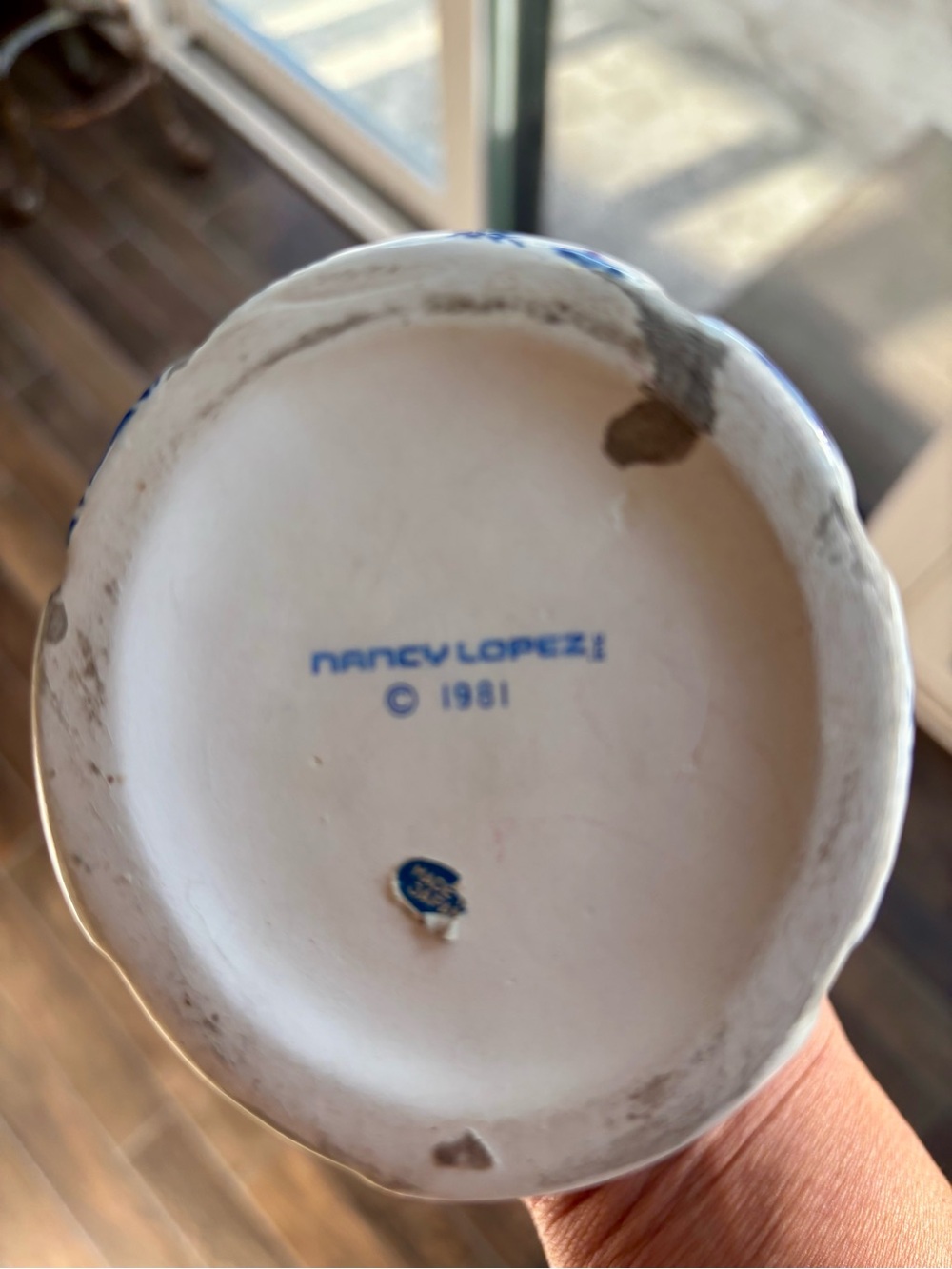 Vintage Nancy Lopez 1981 Delft Blue White Cat Flower Frog Vase Japan - Picture 10 of 10